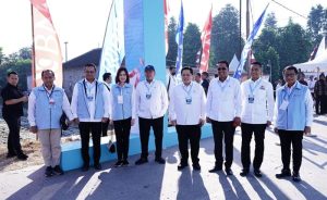 Menteri Nusron Wahid Dampingi Presiden Prabowo Resmikan 80.000 Koperasi Desa Merah Putih