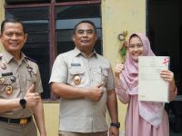 BPN Sumut Serahkan Sertipikat PTSL Door to Door di Sukamaju dan Gedung Johor