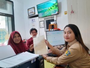 Kantah Nias Selatan Serahkan Sertipikat Elektronik ke Pemohon