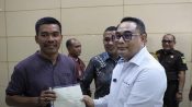 Kakanwil BPN Sumut Serahkan Sertipikat Tanah PTSL di Padanglawas Utara