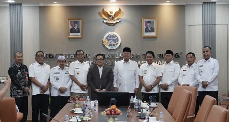 Menteri ATRBPN Rakor Bersama para Kepala Daerah Kalsel Penentuan Lokasi LP2B Menjadi Kewenangan Daerah