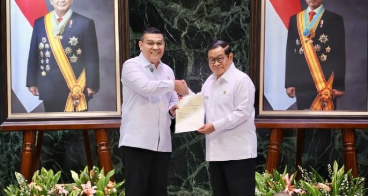 Di Hari Jadi Jakarta, ATR/BPN Serahkan 499 Sertipikat Aset Bernilai Rp22,25 Triliun ke Pramono Anung