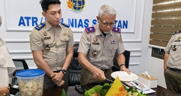 Peringati HANTARU 2026, Kantah Nias Selatan Syukuran dan Potong Tumpeng
